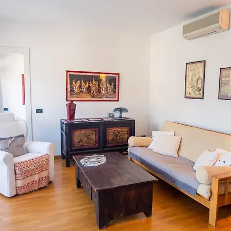 The Zodiac - Italian Homing Apartment