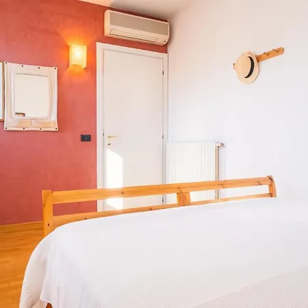 Apartment The Zodiac - Italian Homing